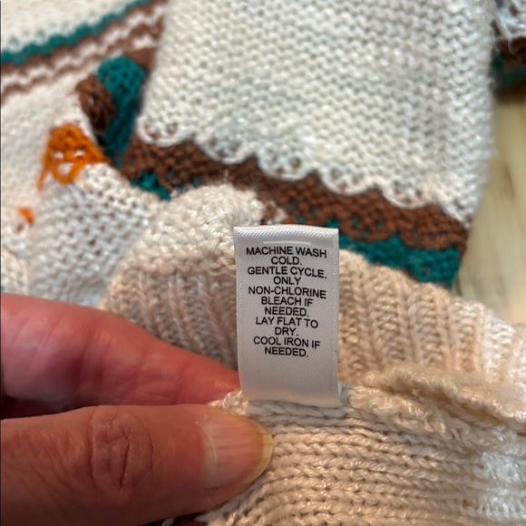 Fringe accent mock neck sweater. Size M. Beige,teal,orange,brown. - Picture 10 of 10